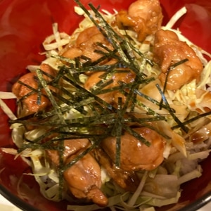 千切りキャベツの焼き鳥丼